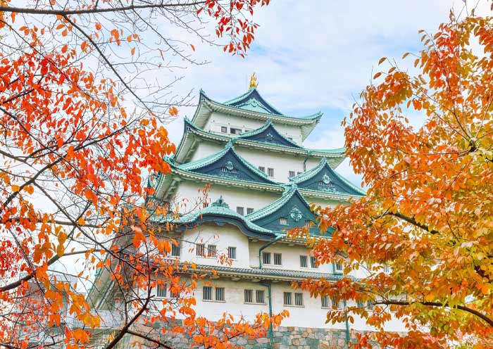 Castillo de Nagoya en otoño Nagoya Castle in Autumn