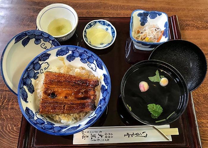 Auténtico Donburi de Anguila Japonés Authentic Japanese Unagi Don (Eel Rice)