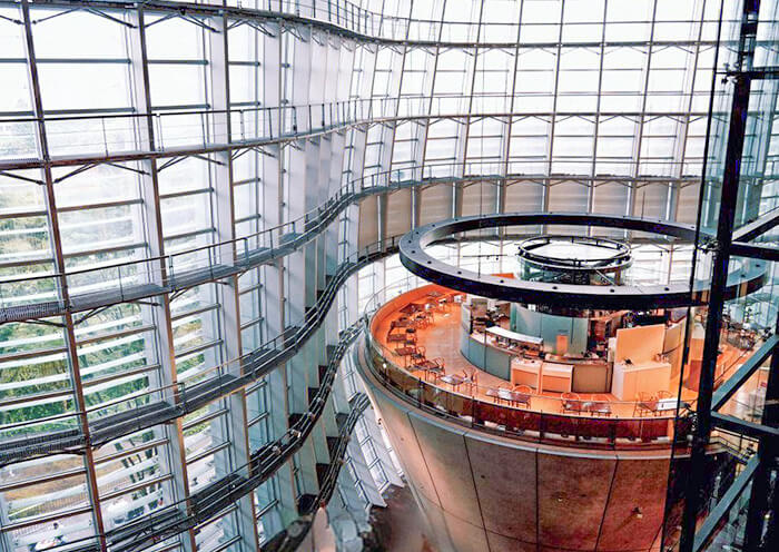 El Centro Nacional de Arte, Tokio The National Art Center, Tokyo