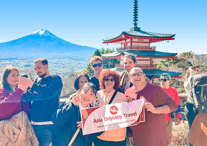 Arakurayama Sengen Park Spring cherry blossom 