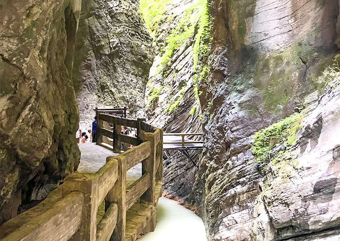 Longshuixia Gap 