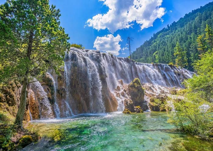 Cascada de la Perla (Zhenzhutan) en el Valle de Jiuzhaigou