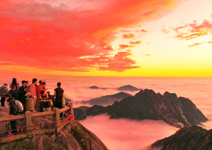 Sunrise in Yellow Mountain