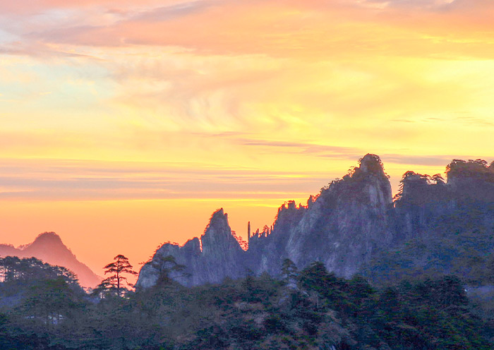 Sunrise in Yellow Mountain