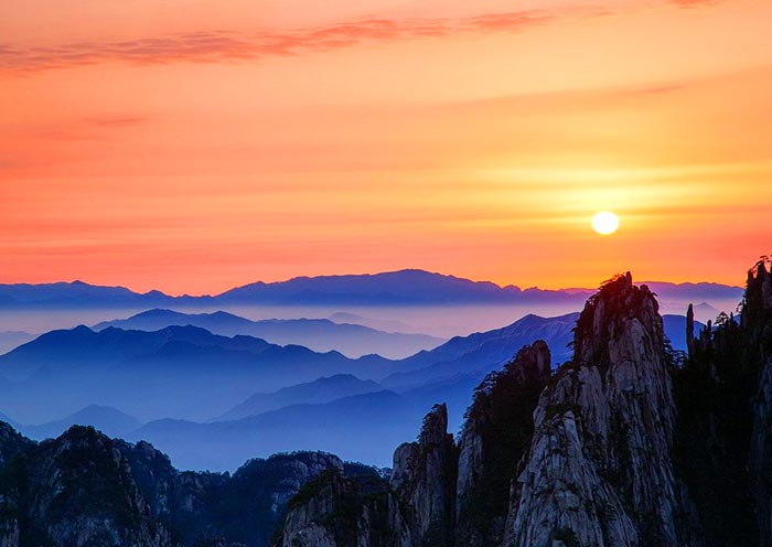 Sunrise in Yellow Mountain