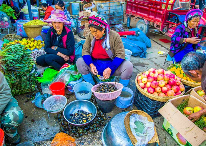 Fresh Finds at Xizhou Local Market