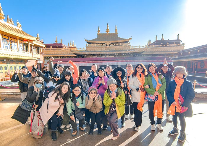 Our Guests at Jokhang Temple 