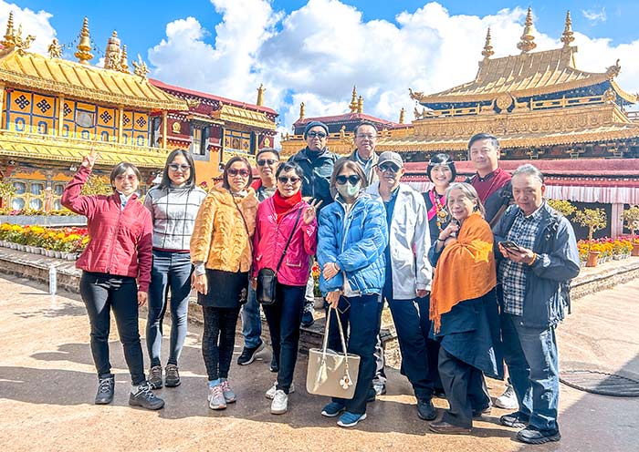 Our Guests at Jokhang Temple Our Guests at Jokhang Temple