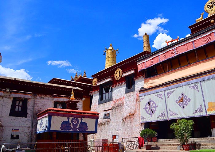 Arquitectura Interior del Monasterio de Sera Lhasa Sera Monastery