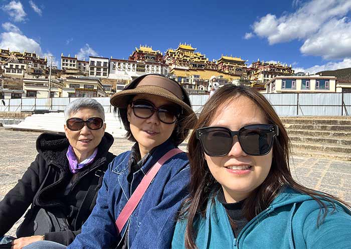 Our Guests Visited Songzanlin Monastery in Summer