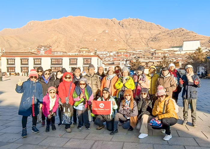 Our Guests at Tashilhunpo Monastery 