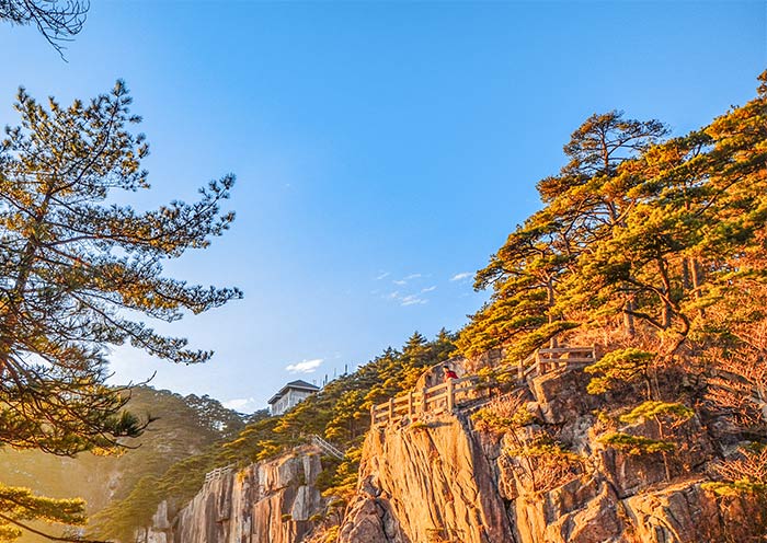 Cloud-Dispelling Pavilion, Mt.Huangshan
