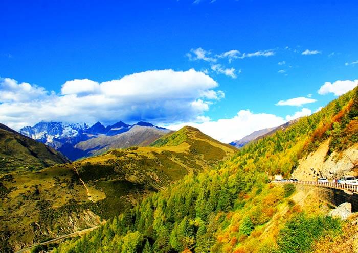 Panoramic View of Mount Siguniang from Maobiliang 