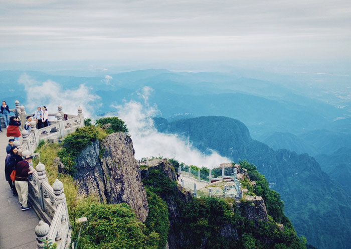 Disfruta de la vista del Monte Emei en Sichuán