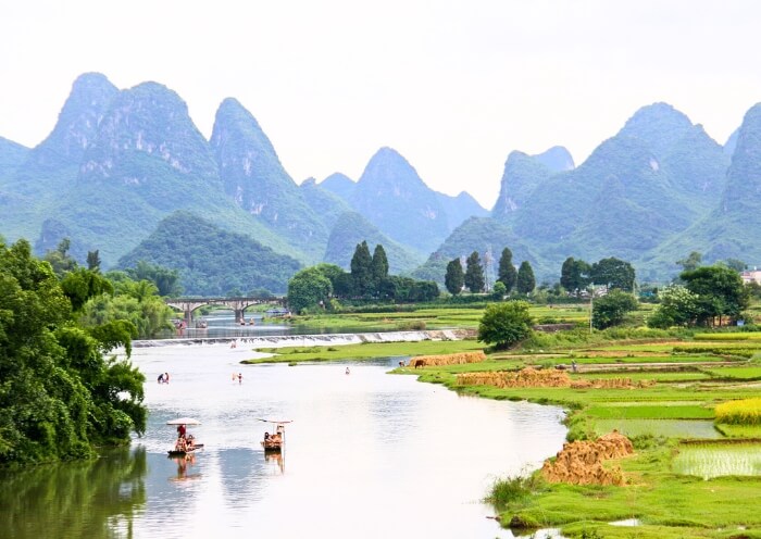 Paisaje paradisíaco del campo de Yangshuo
