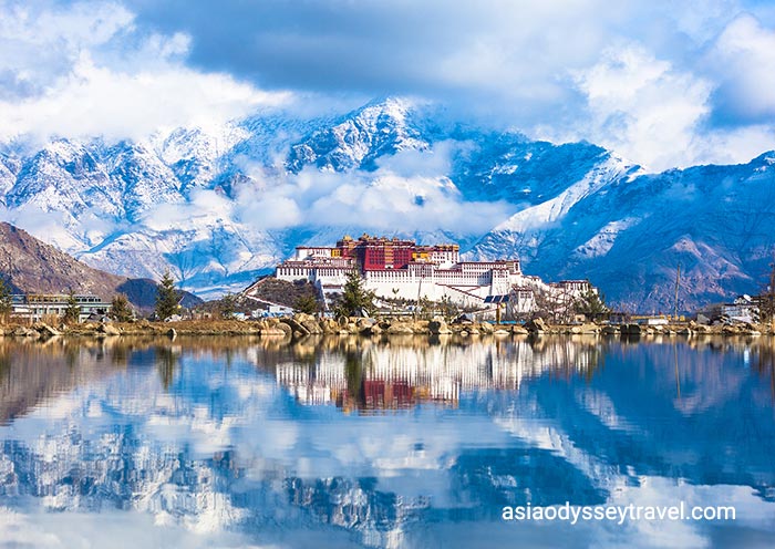 Vista del Palacio Potala y su Reflexión Lhasa Potala Palace