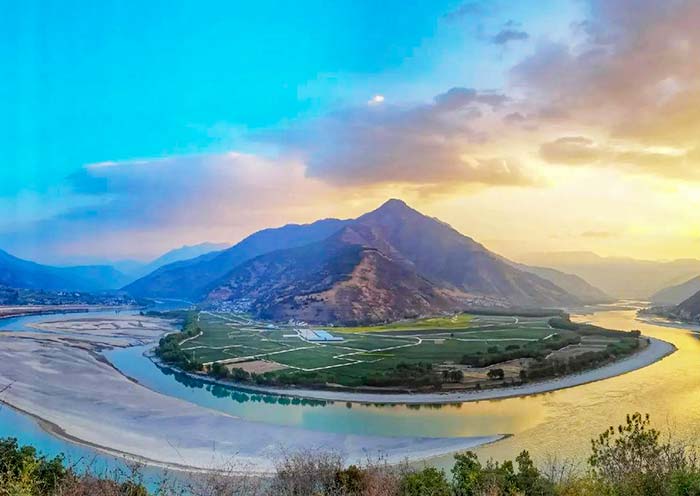 First Bend of the Yangtze River, Lijiang
