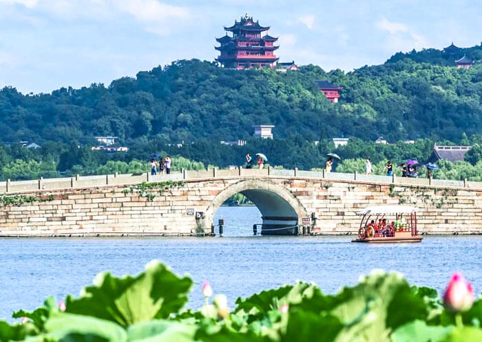 Broken Bridge, West Lake