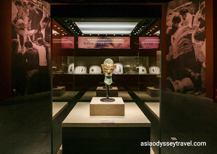 Learn about the history and culture of the Sanxingdui civilization
