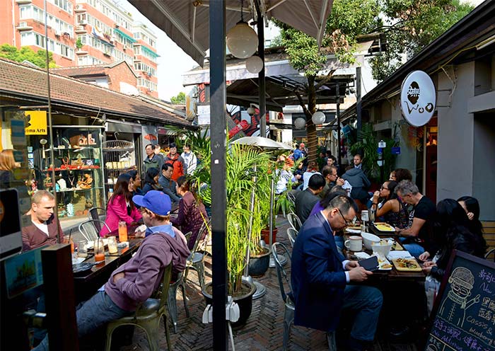 Dining in Tianzifang, Shanghai