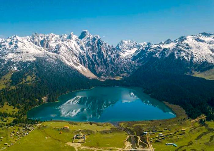 Lago Cuopu del Valle de Cuopu, Sichuán Cuopu Lake of Cuopu Valley, Sichuan