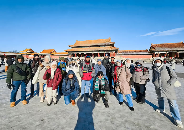 Visit Forbidden City in Small Group with AOT