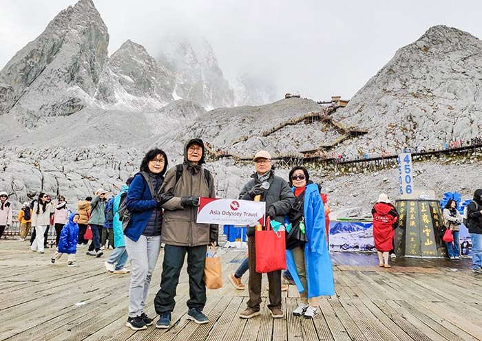 Visit Jade Dragon Snow Mountain in Lijiang with AOT