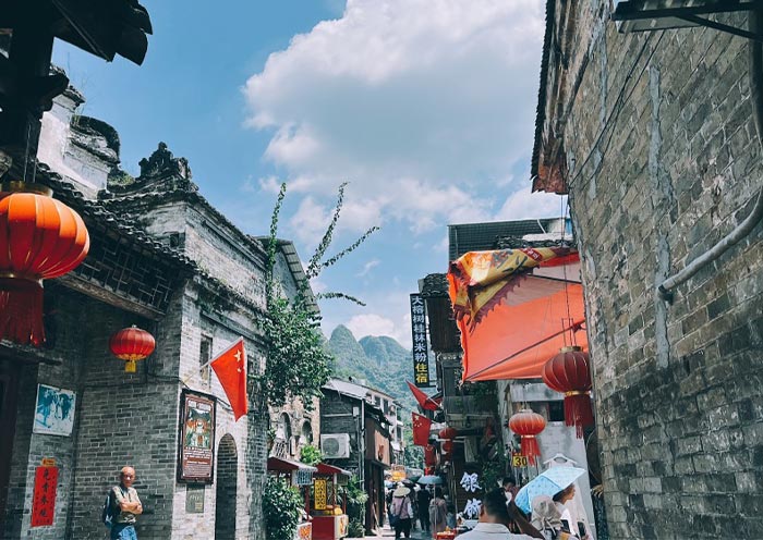 Enjoy a Leisure Stroll along Xingping Old Town