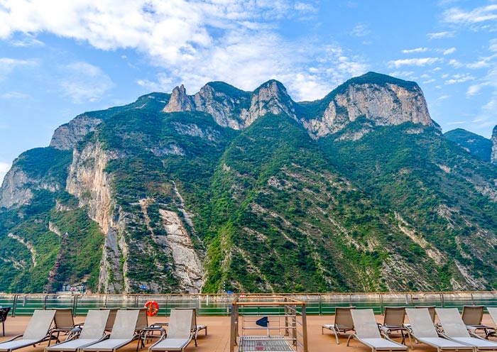 View Wu Gorge from the Yangtze River Cruise