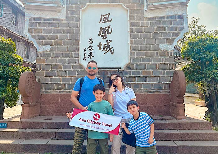 Welcome to Fenghuang Ancient Town, Zhangjiaije
