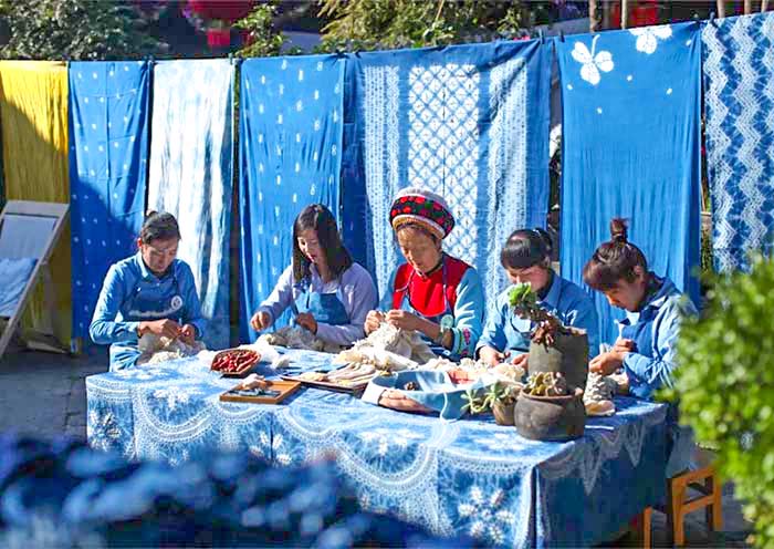 Tie-Dye Workshop in Zhoucheng Village, Dali