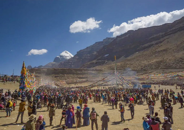 Festival de Saga Dawa en el Monte Kailash Saga Dawa Festival at Mount Kailash