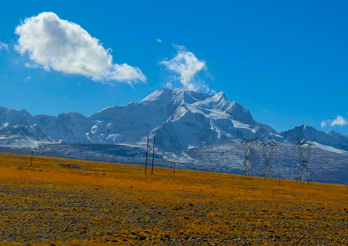Vista de otoño del Monte Shishapangma Mount Shishapangma Autumn View