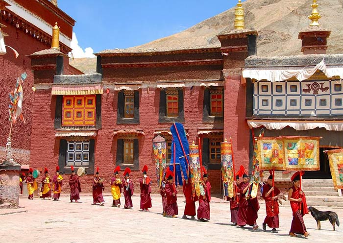 Monasterio Sakya, Tour por el Tíbet
